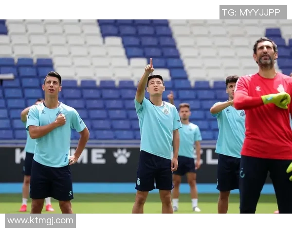 西安足球队配合引发热议球迷对战术执行和默契度提出质疑 西安足球队配合引发热议球迷对战术执行和默契度提出质疑